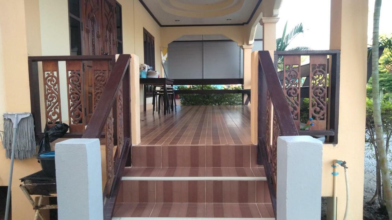 Holiday home บ้านพักน้องจ็อบ Baanphakrimlay
