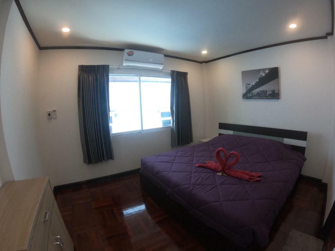 Party 4 Bedroom *