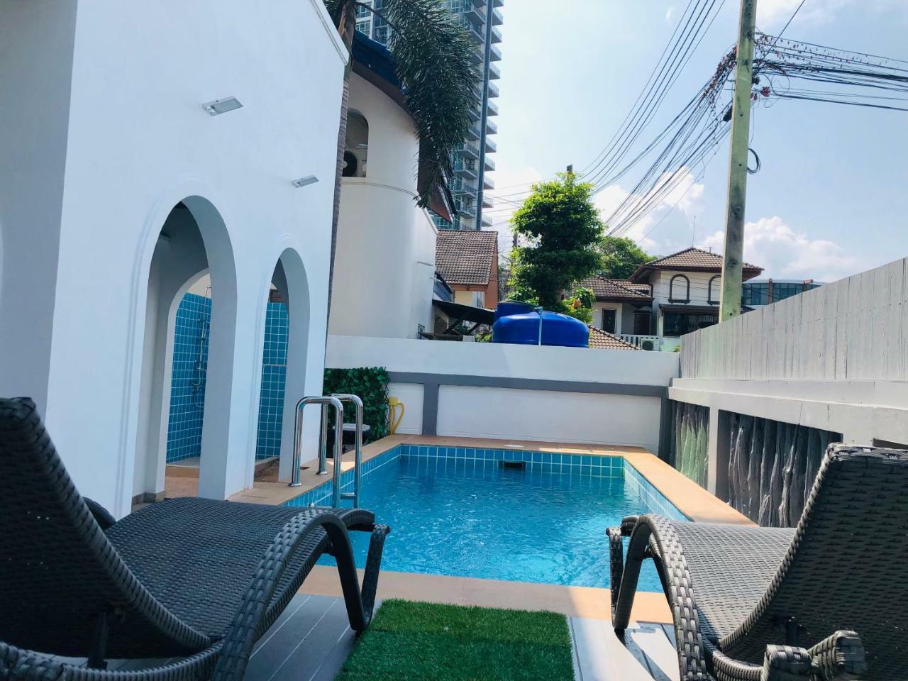 Party 4 Bedroom Villa Jomtien Beach