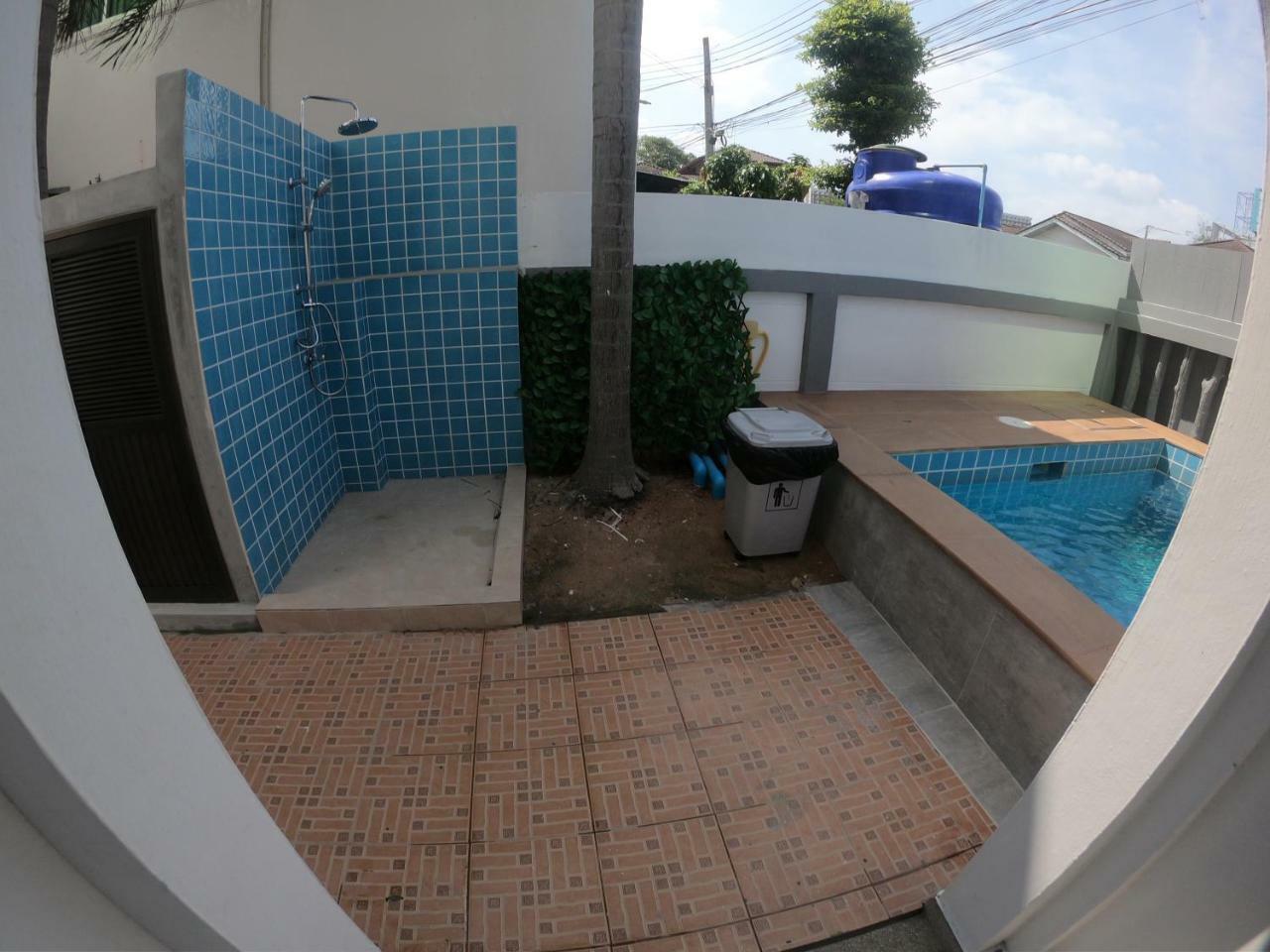 Party 4 Bedroom Villa