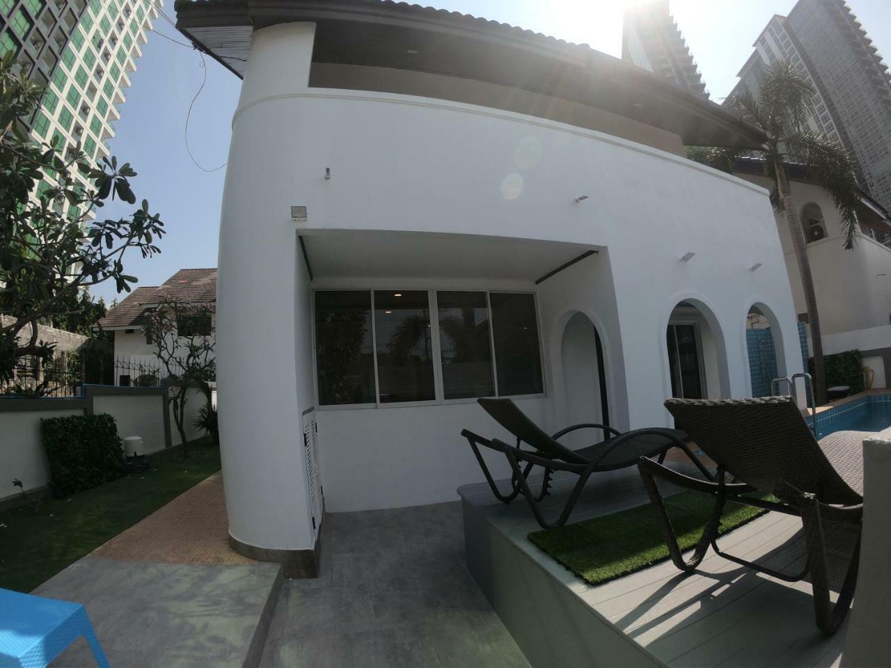 Party 4 Bedroom Jomtien Beach