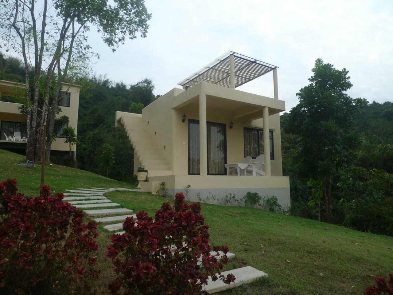 Resort Hi-scene