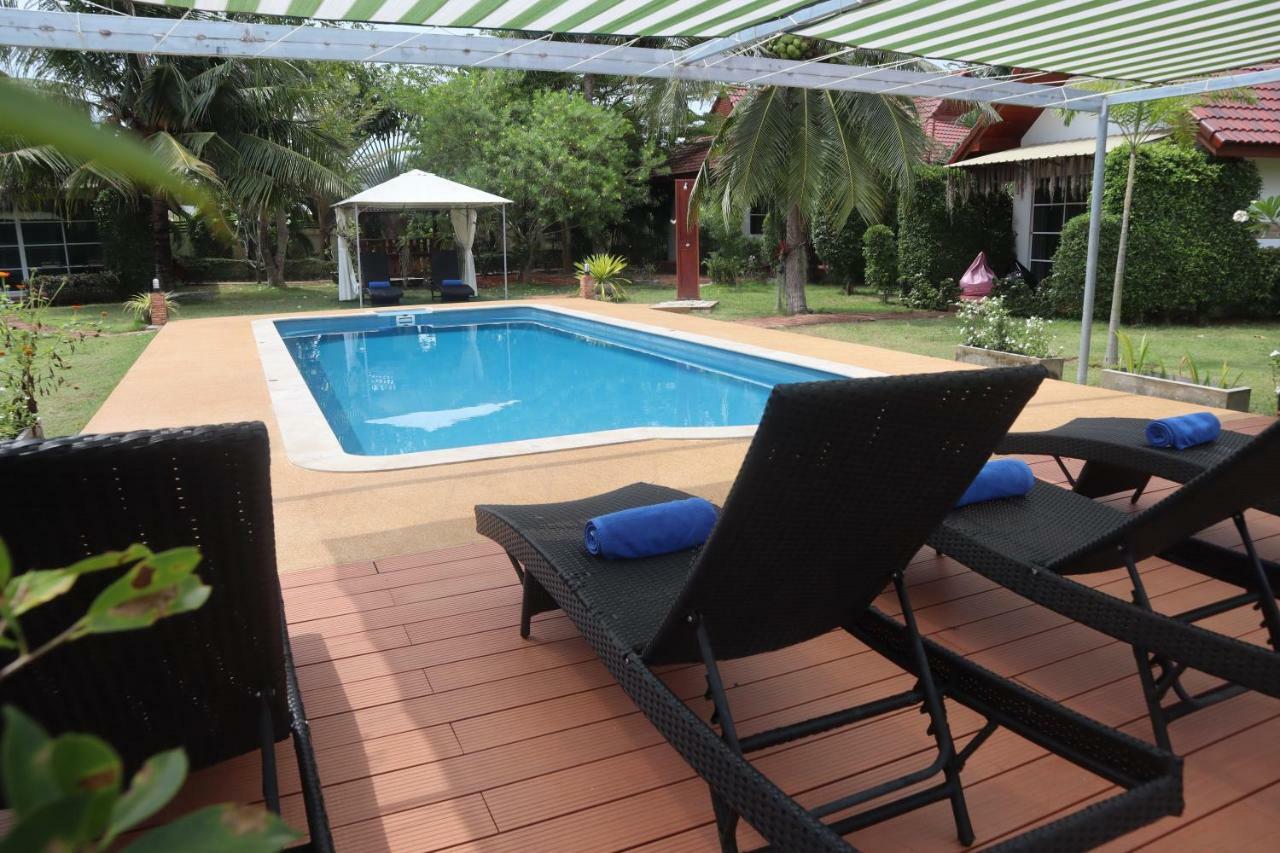 The Hillside 3* Pran Buri