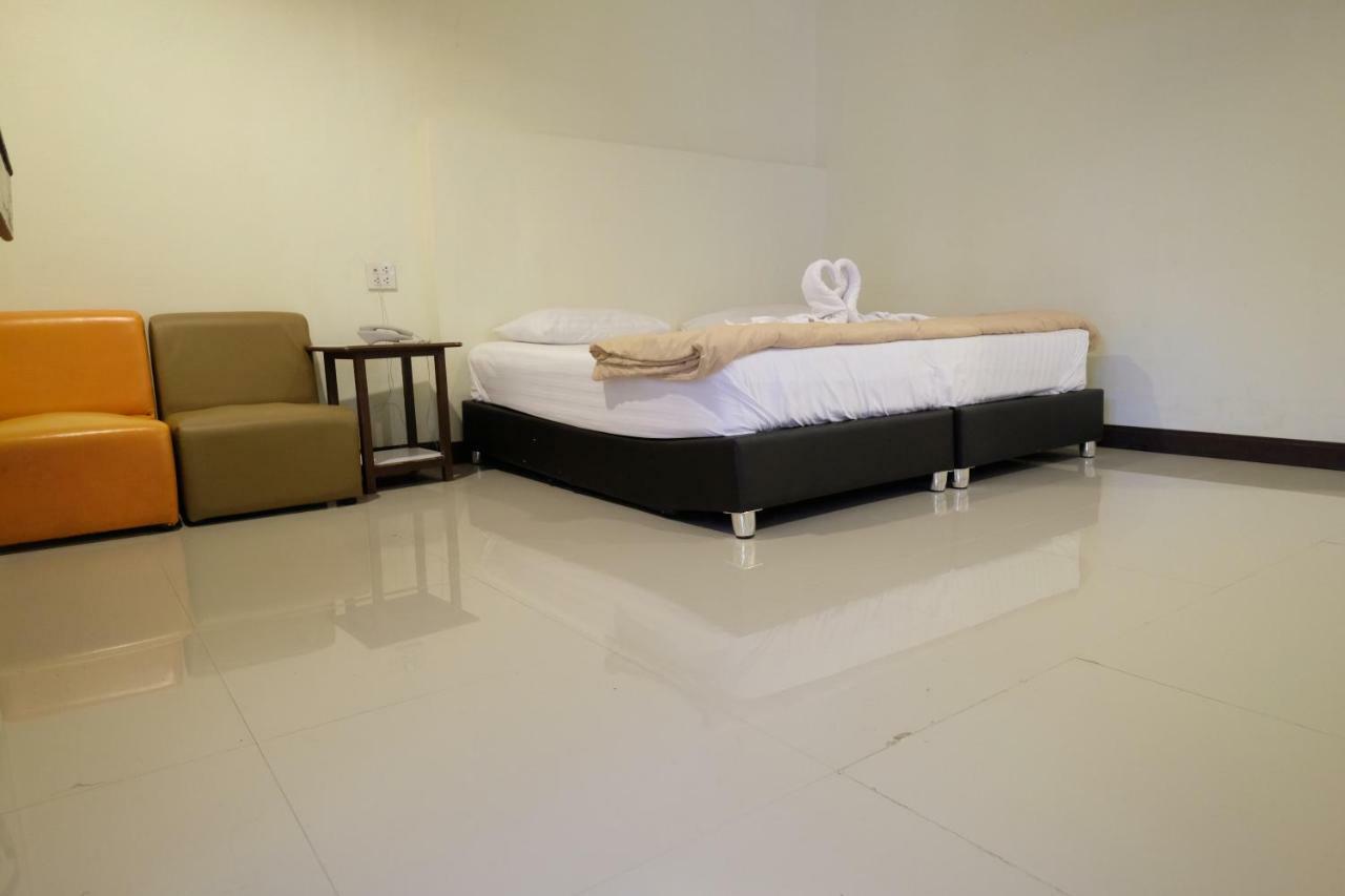 Rak Kun 2 2* Nakhon Sawan