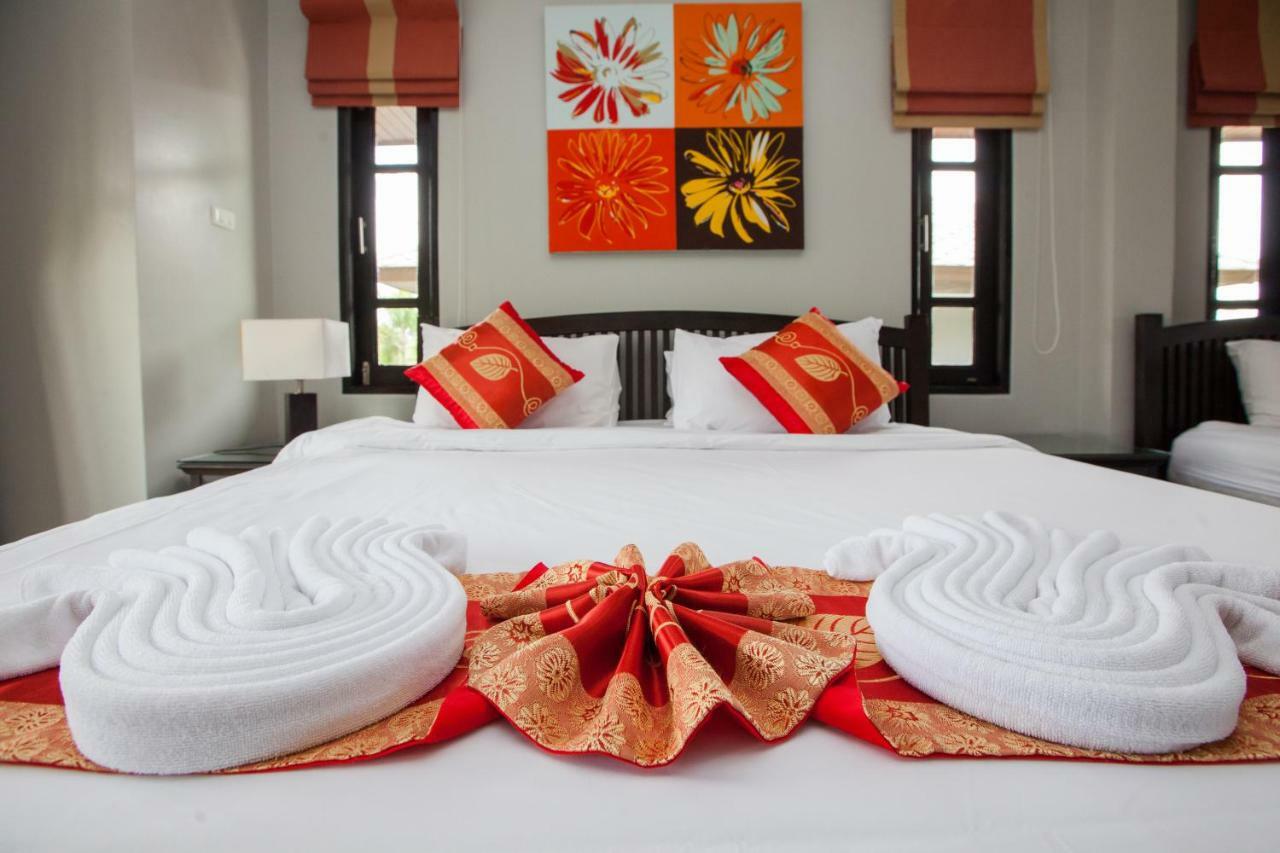 Baan Santhiya Private Pool - Free Tuk-tuk Service To The Beach! Villa *