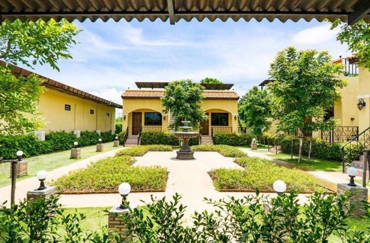 Sierra View Resort Ban Khanong Phra Nua