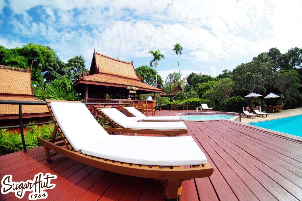 Sugar Hut & Restaurant Resort