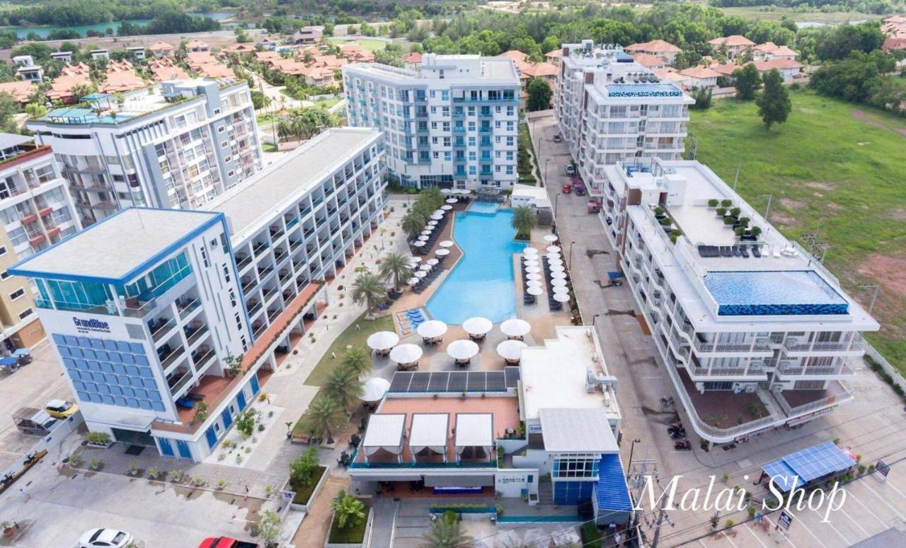 Apartment Grandblue 411 *