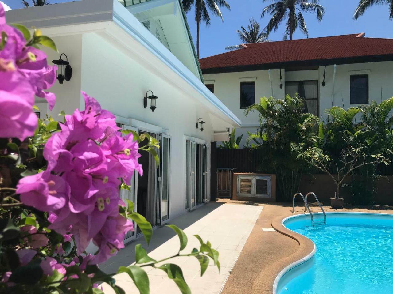 White House Near The Villa Hua Thanon (Koh Samui)