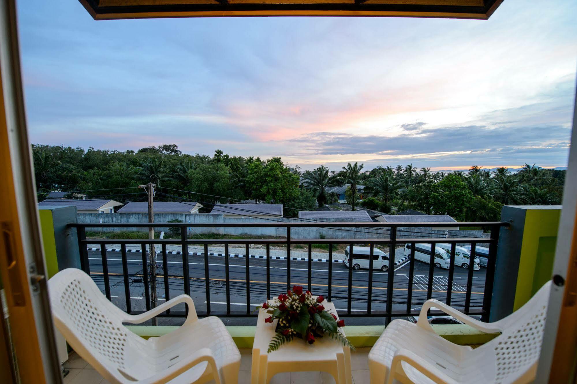 Acomodação com café da manhã  Z-talay House Klong Muang Beach