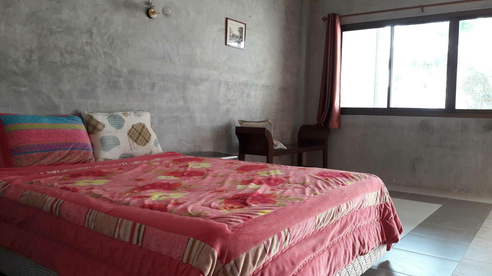 Sri Hotel