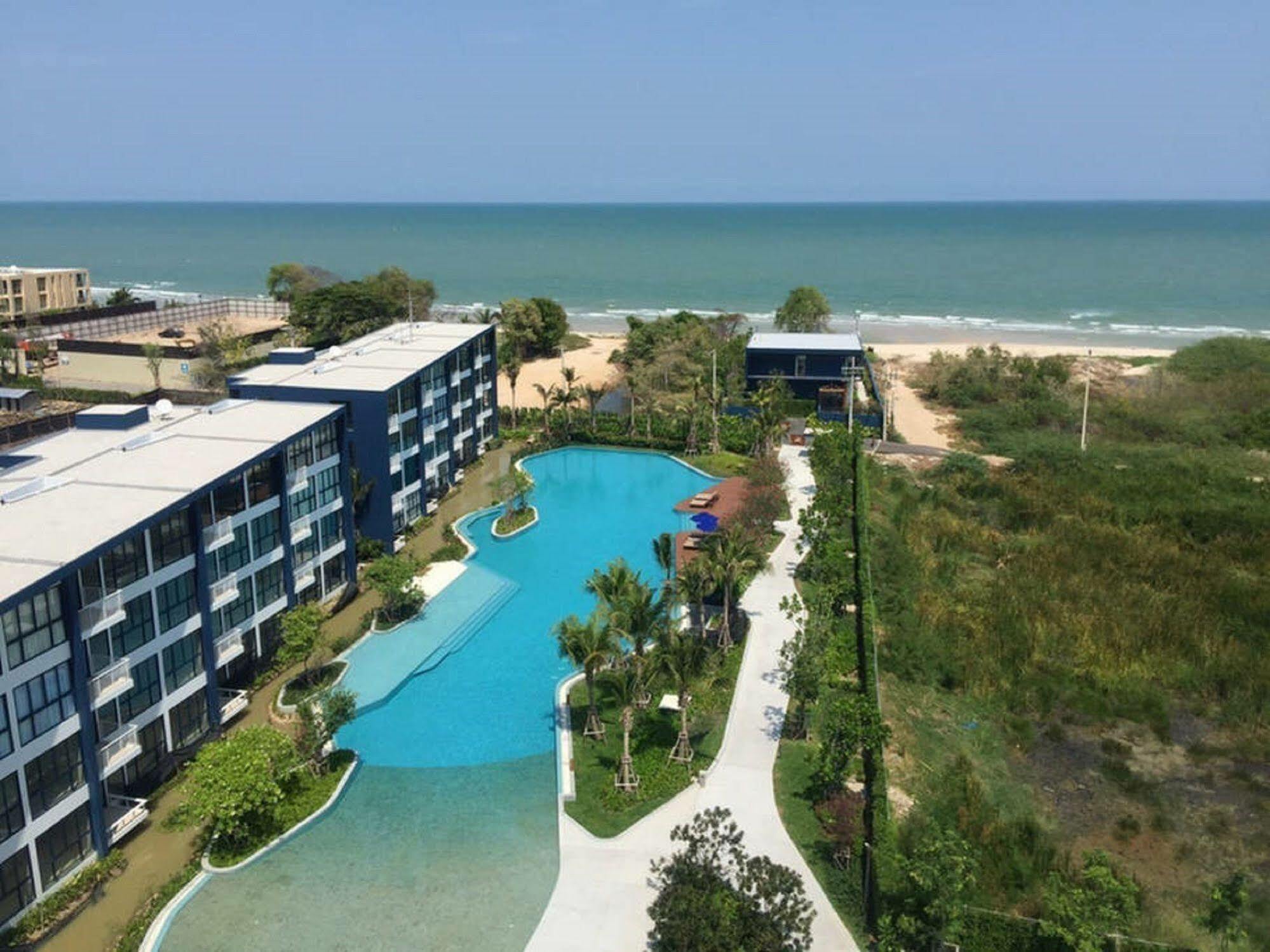 Baan Thew Talay Blue Sapphire Cha-Am