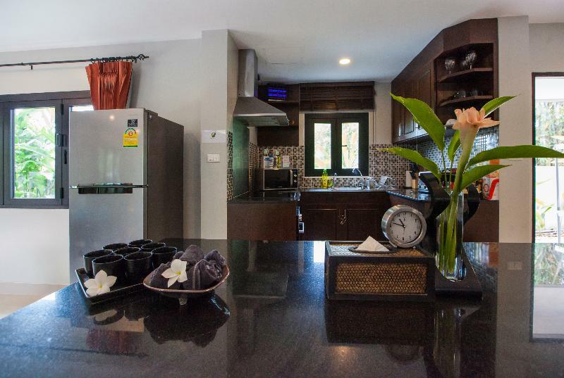 Baan Santhiya Private Pool - Free Tuk-tuk Service To The Beach! Villa Ao Nang
