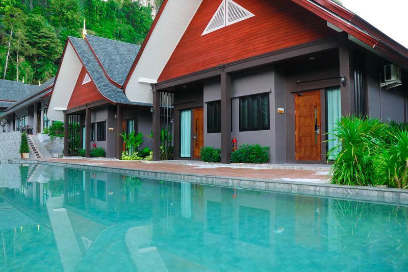 Resort The Scene Cliff View By Swiss-belhotel 4*