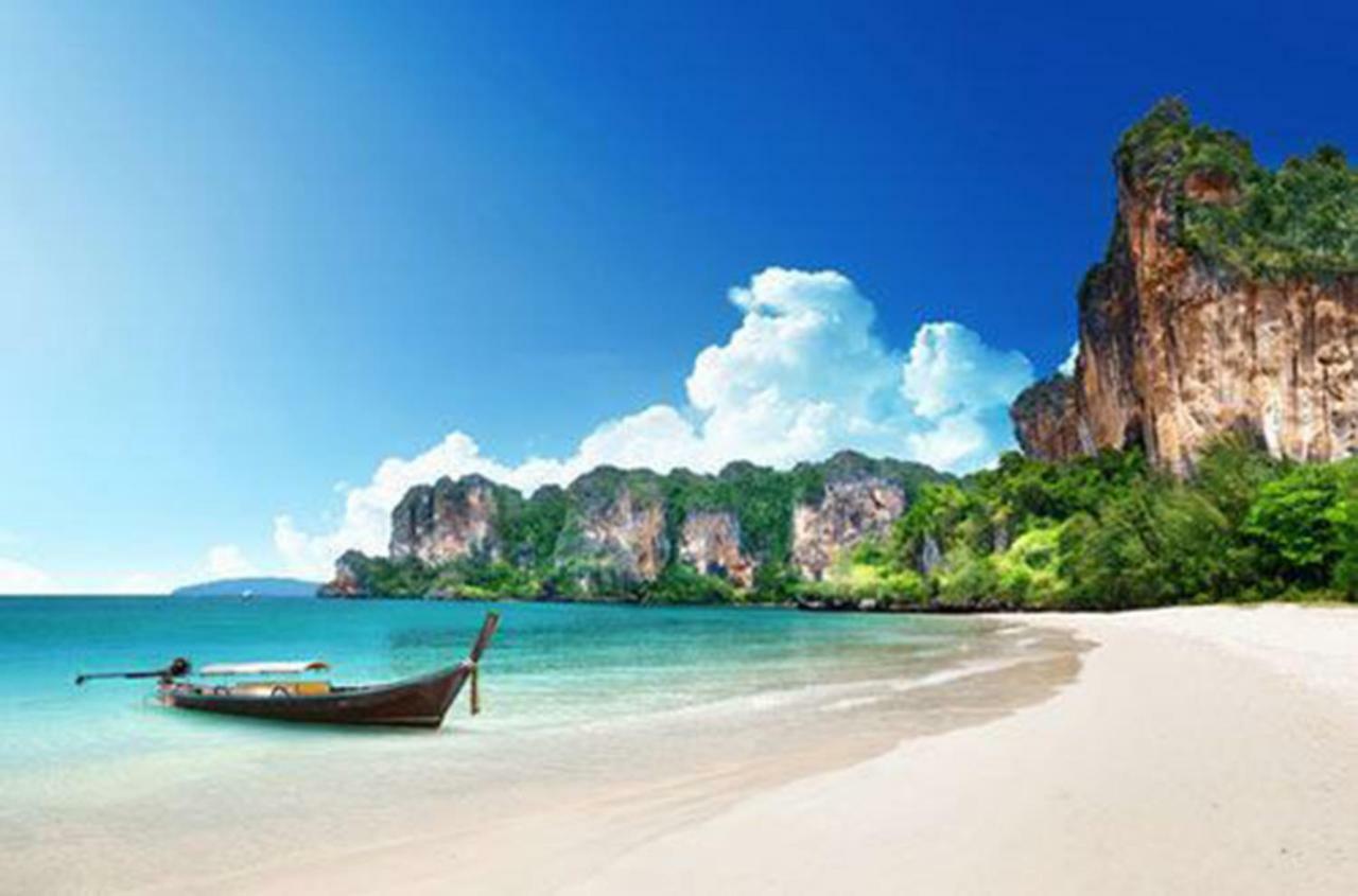 Hotel The At Klong Muang Beach