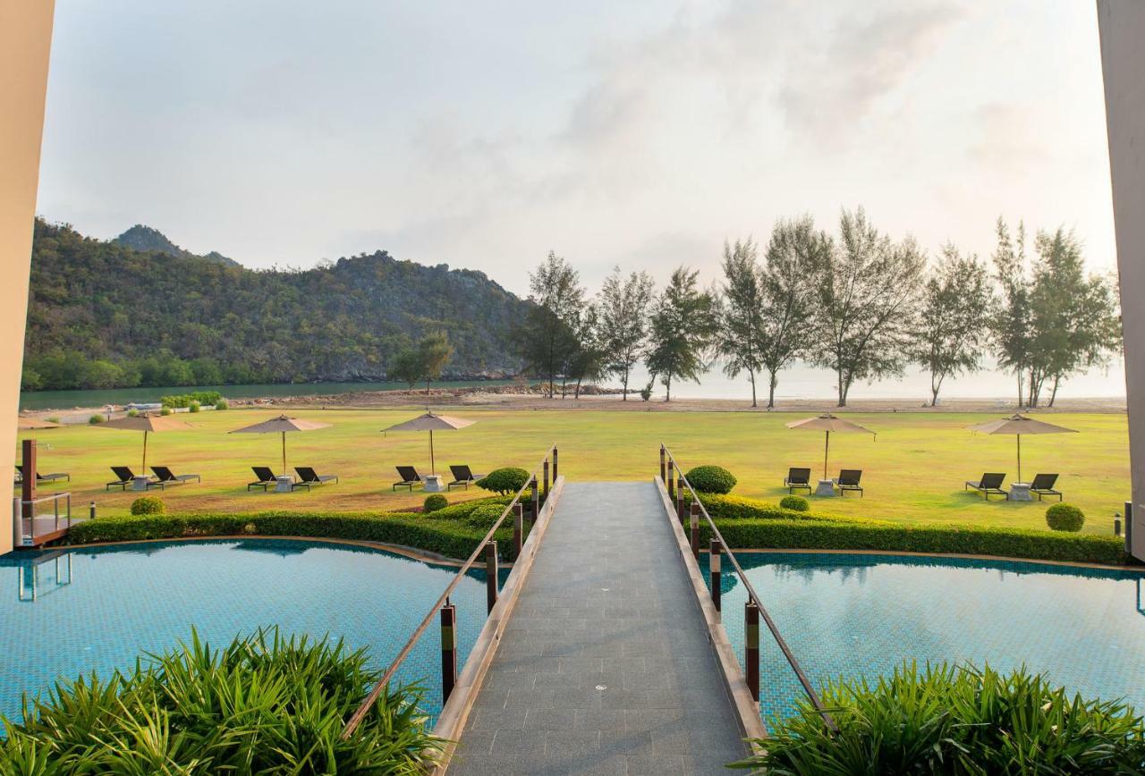 La Isla Pranburi Resort
