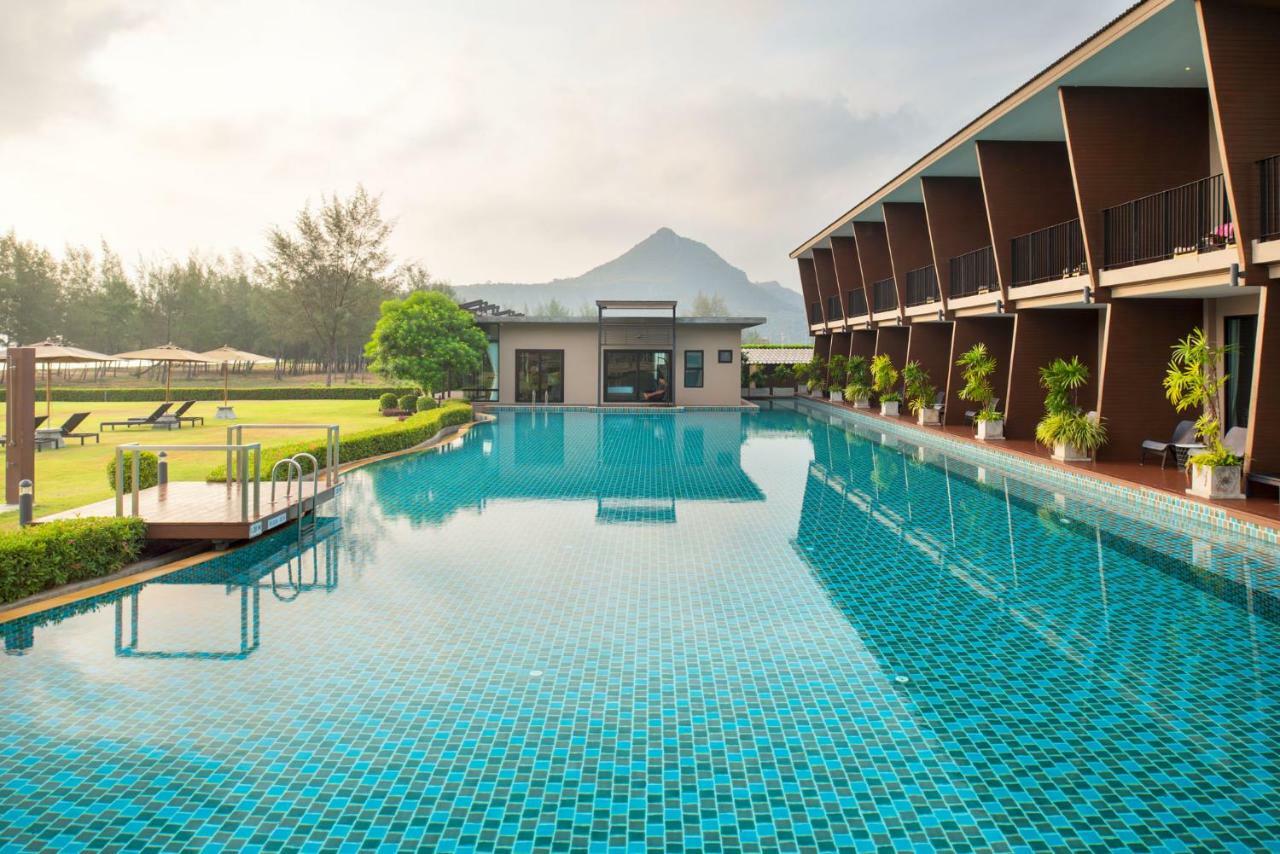 La Isla Pranburi Resort
