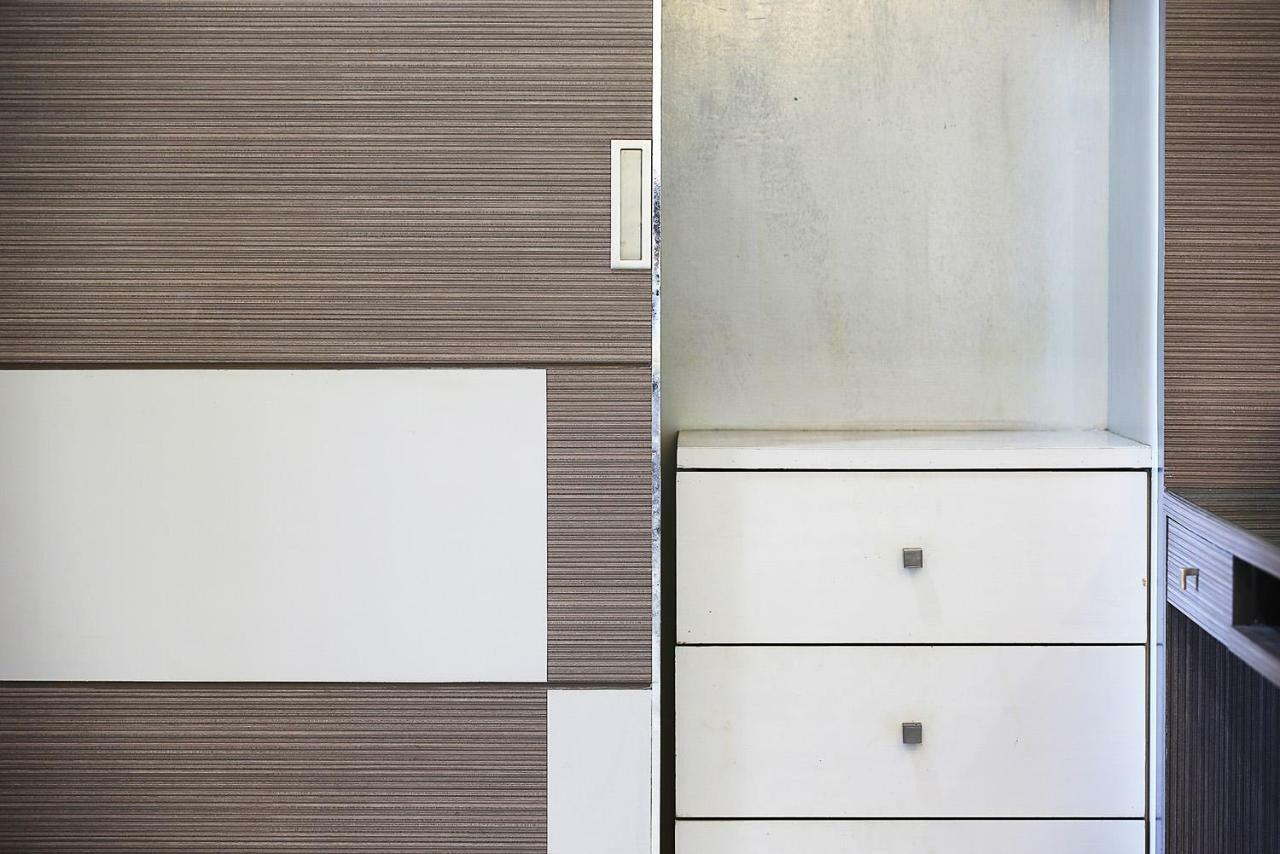 V Place Aparthotel 2*