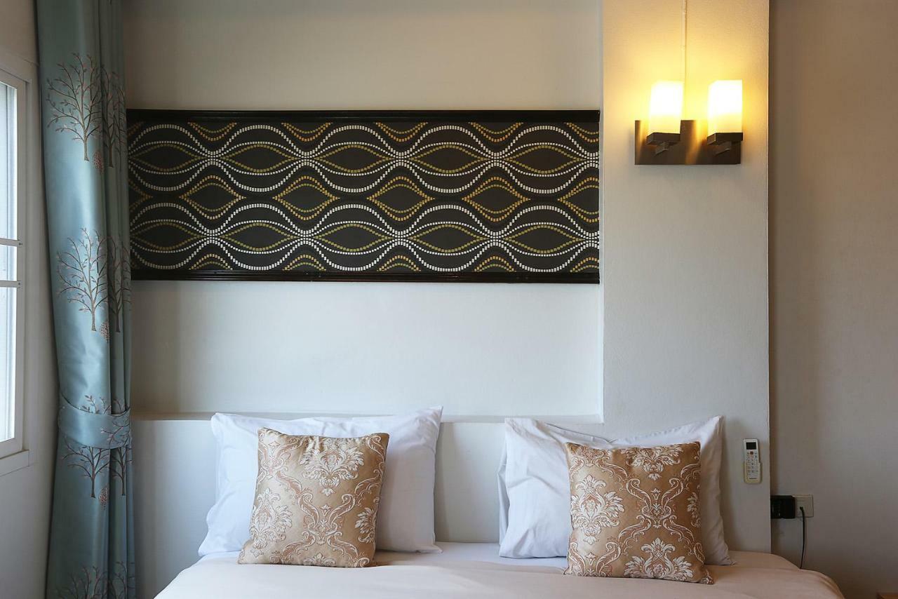 V Place Aparthotel 2*