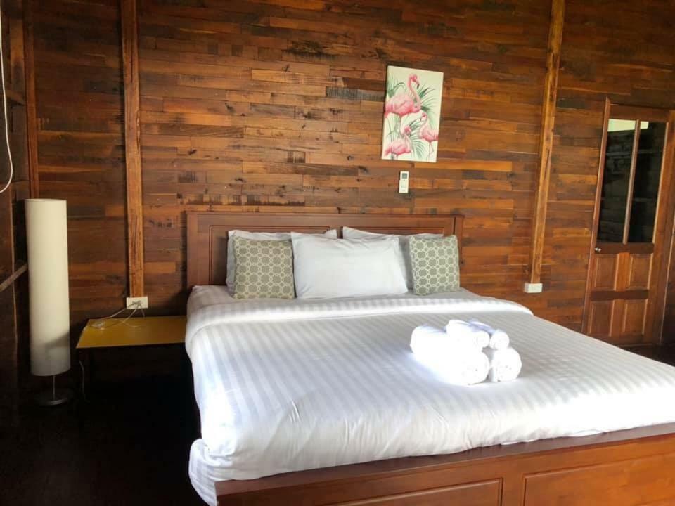Bed & Breakfast Itsara Surat Thani