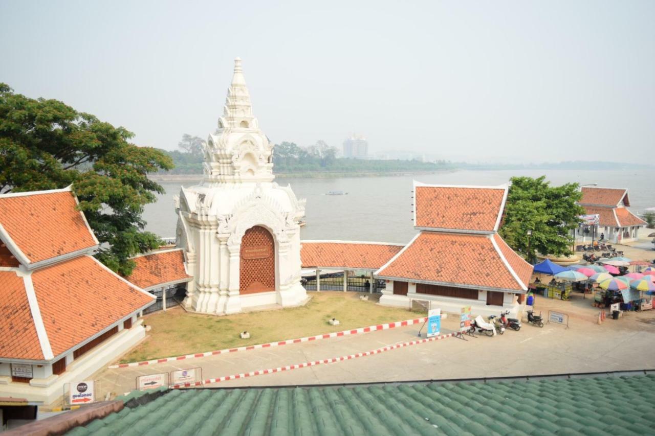 Buakham Rim Khong บัวคำริมโขง 2*