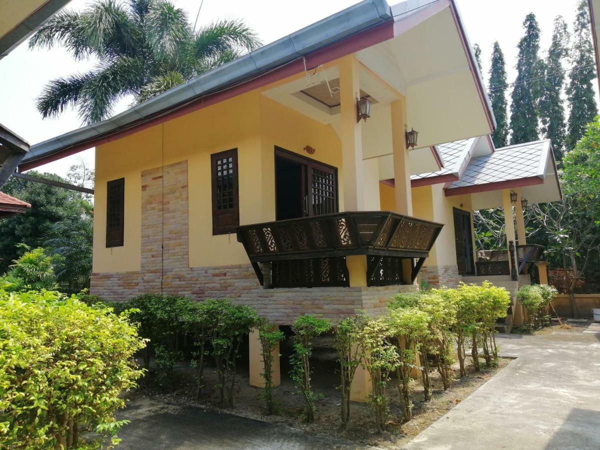 Villa Fueangfu Villa