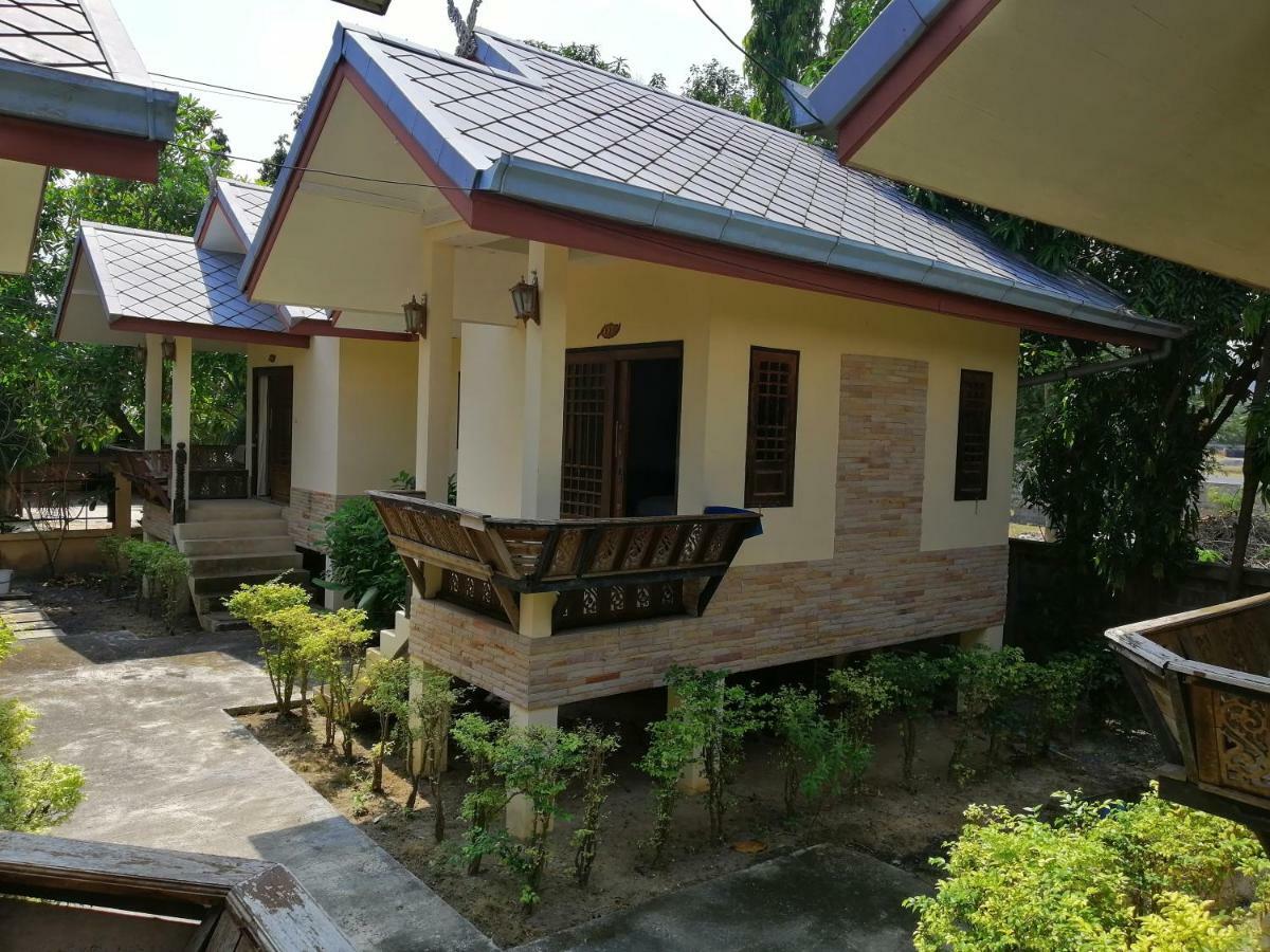 Villa Fueangfu Villa *