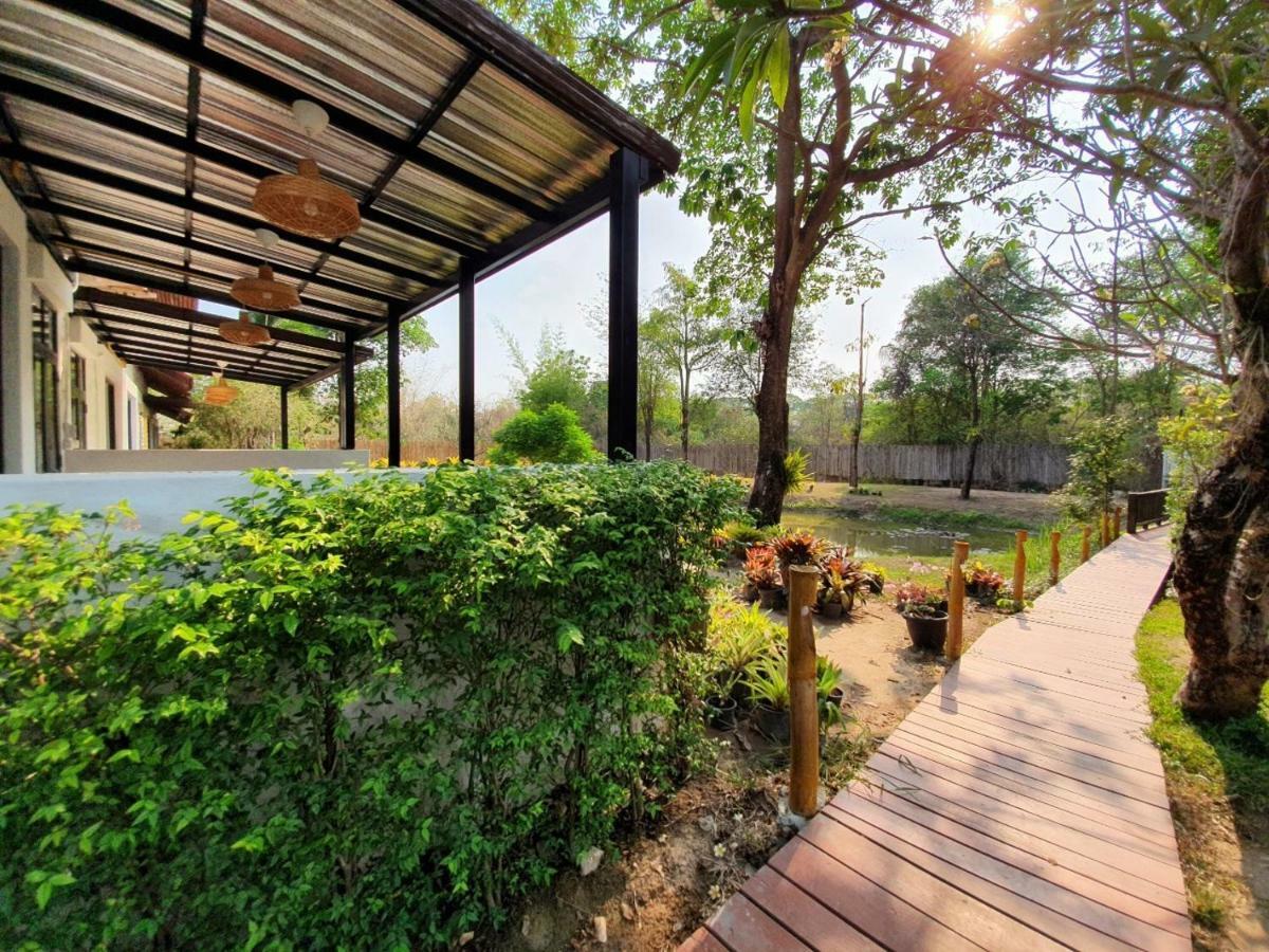 Tharaburi Resort