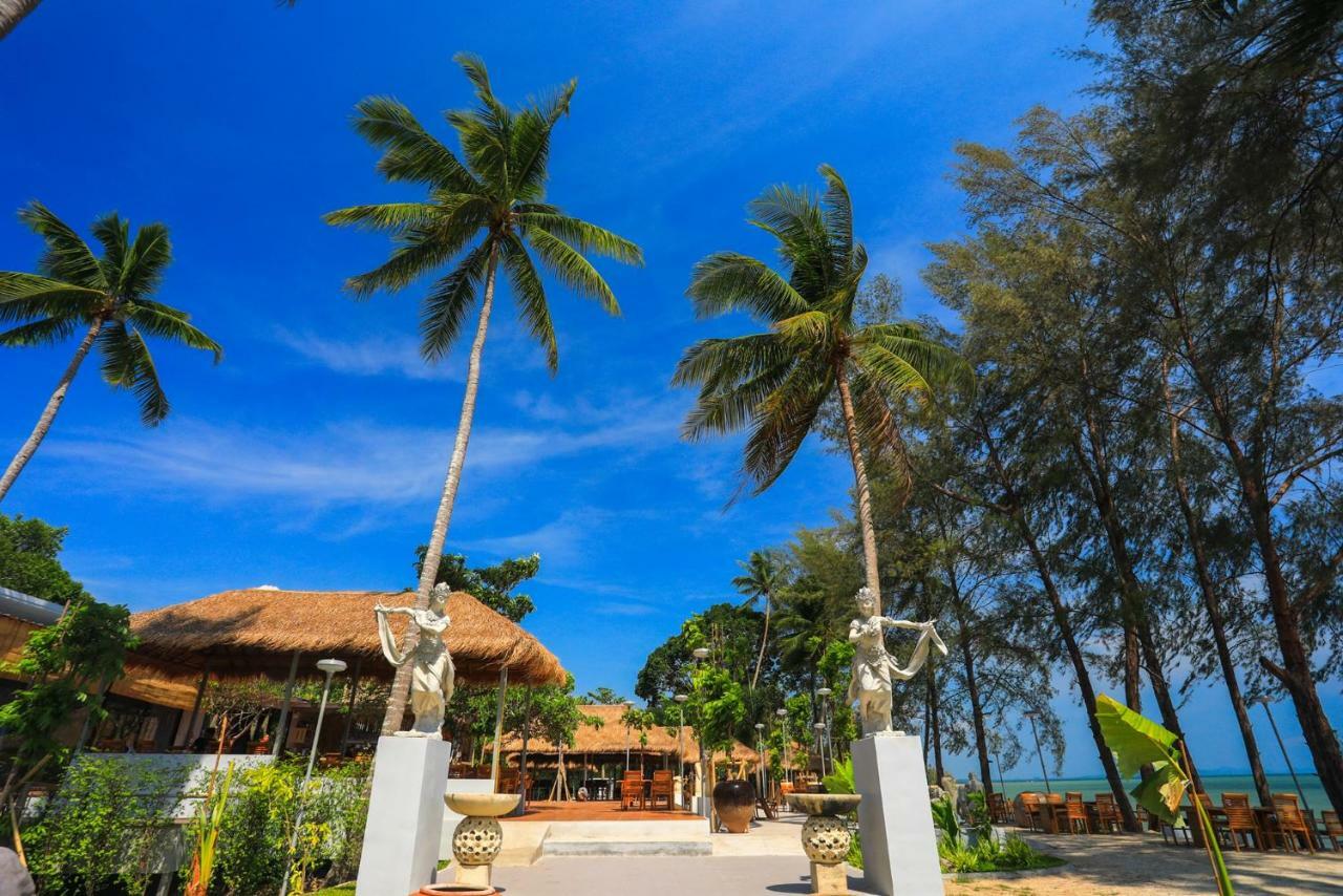 Cha-cha Krabi Beachfront Hotel 4*