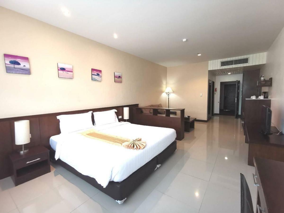 World Palace 3*