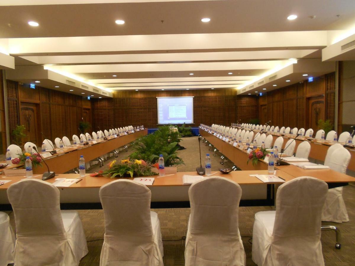 Deevana Plaza Krabi Aonang Hotel