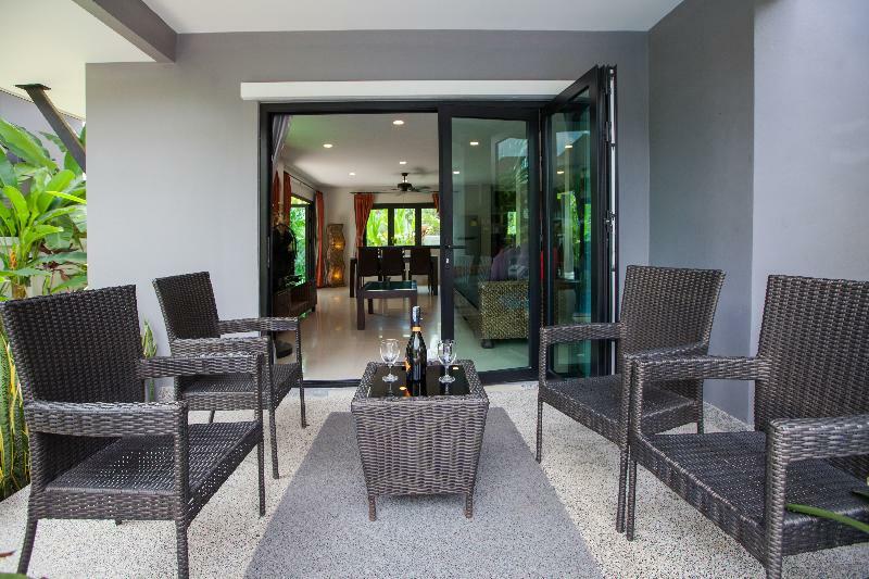 Baan Santhiya Private Pool - Free Tuk-tuk Service To The Beach! *