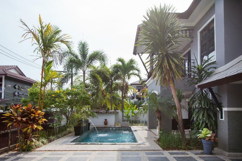 Baan Santhiya Private Pool - Free Tuk-tuk Service To The Beach!