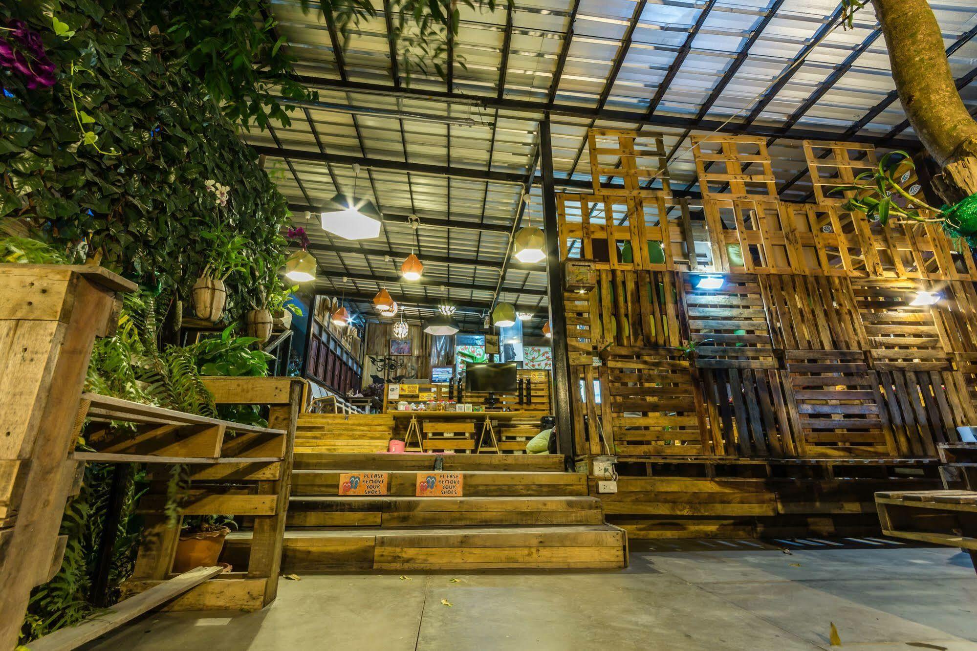 Hotel Baan Peang Por Hostel Koh Lipe 2*