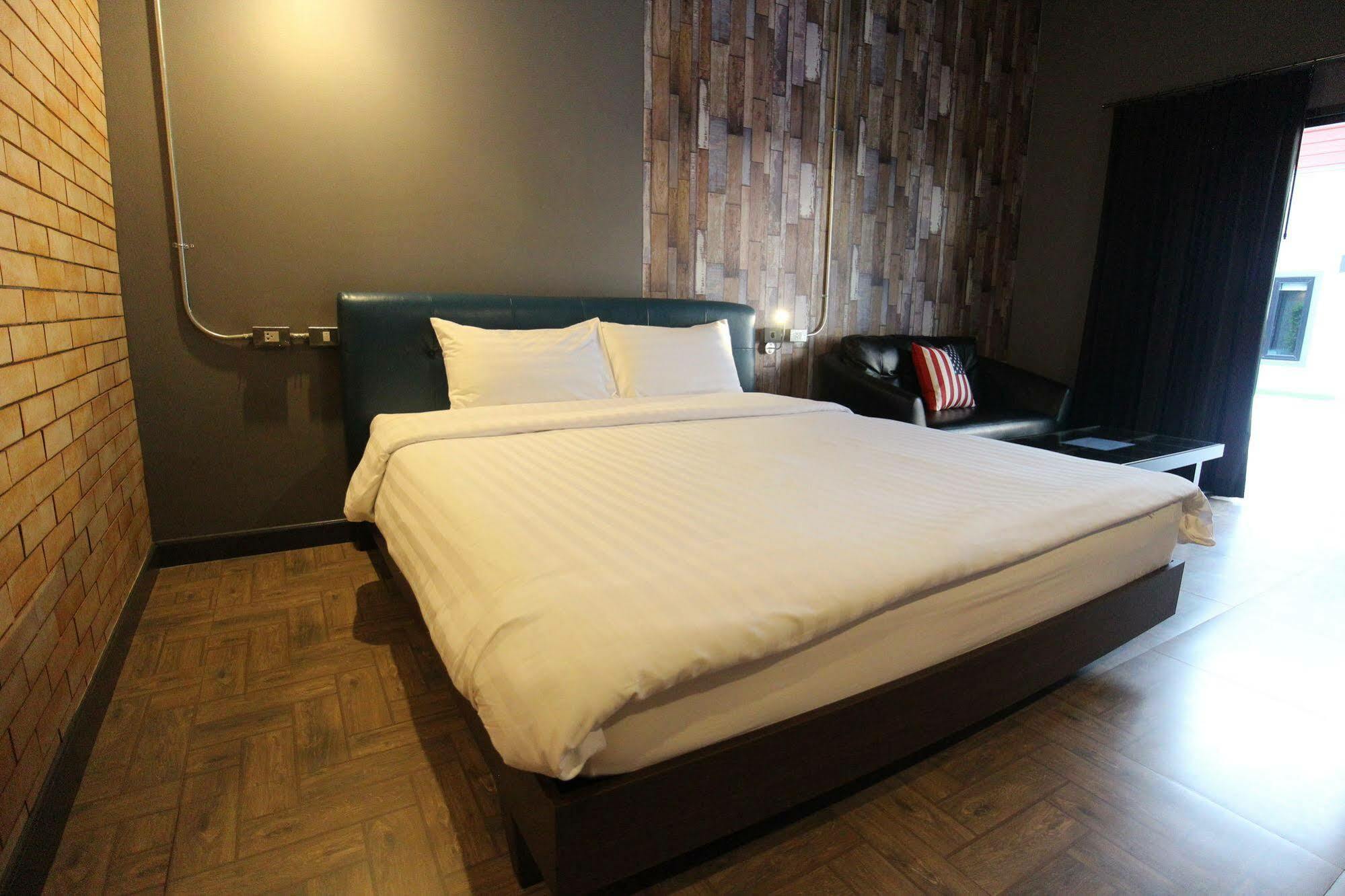 One Beat Vintage&bistro 2* Chonburi