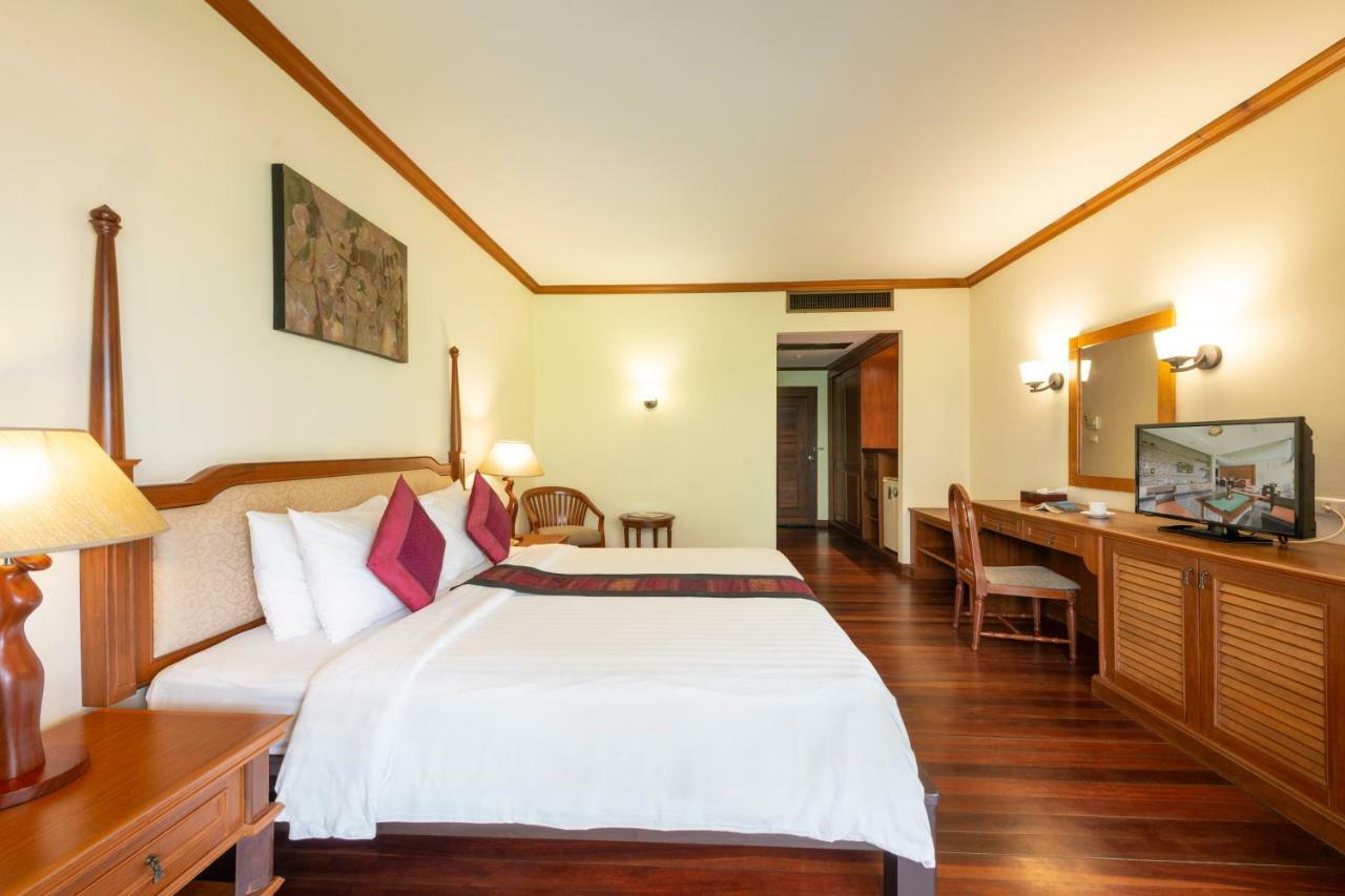 Khaolak Bayfront Resort