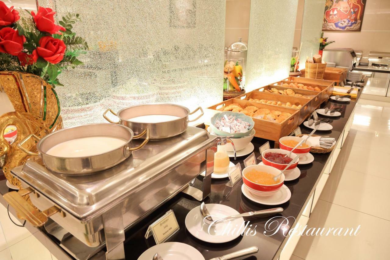 Amora Thapae Hotel 4*