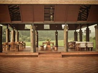 Manee Dheva & Resort Fang
