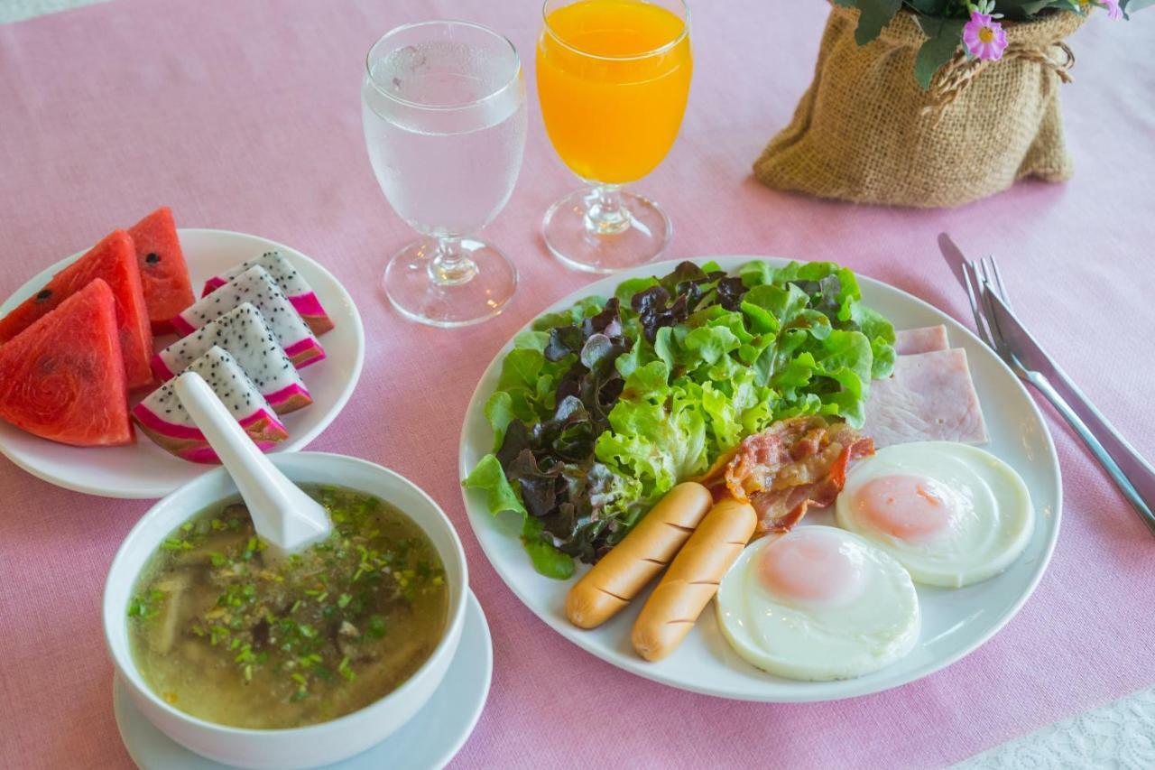 Reina Resort Nong Nam Daeng