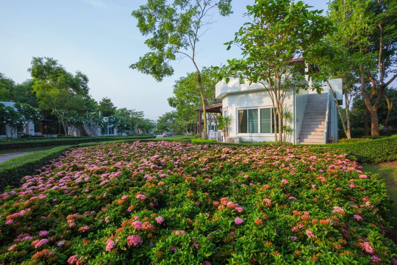 Reina Resort Nong Nam Daeng