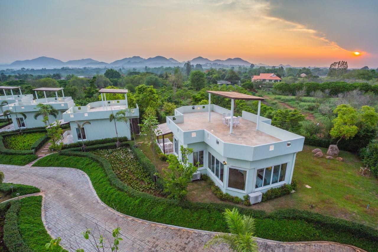 Reina Nong Nam Daeng