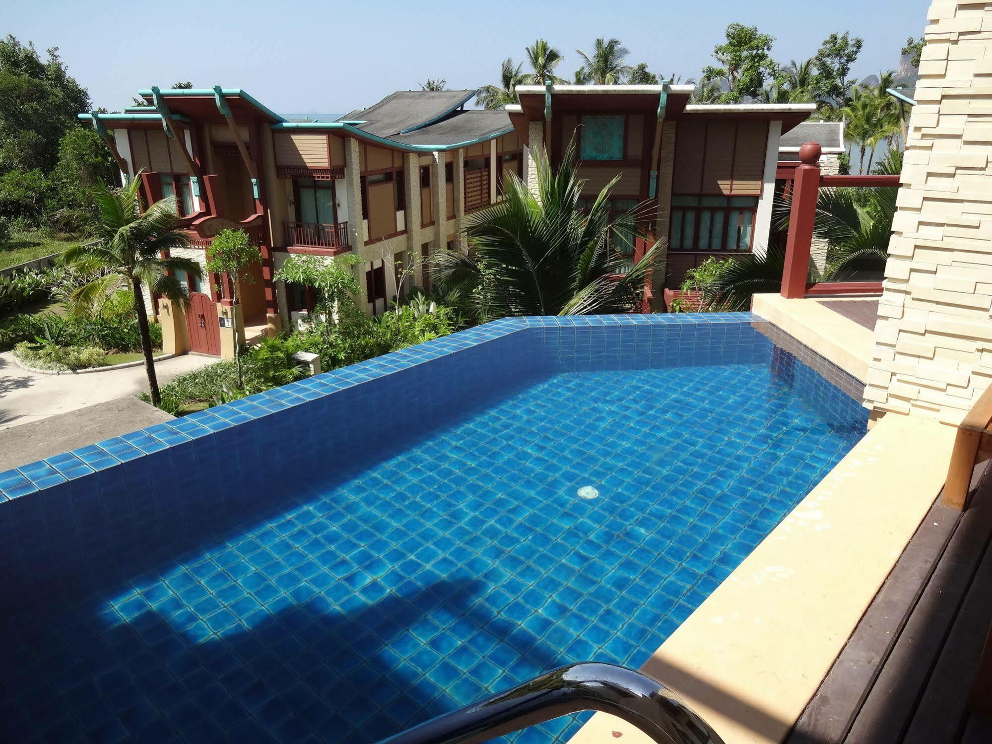 Resort Amatapura Luxury Beachfront 3*