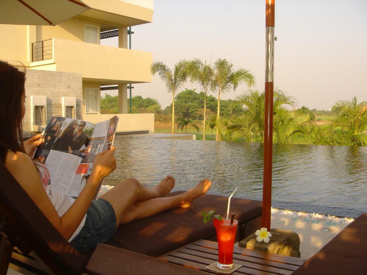 Hotel Uniland Golf & Nakhon Pathom