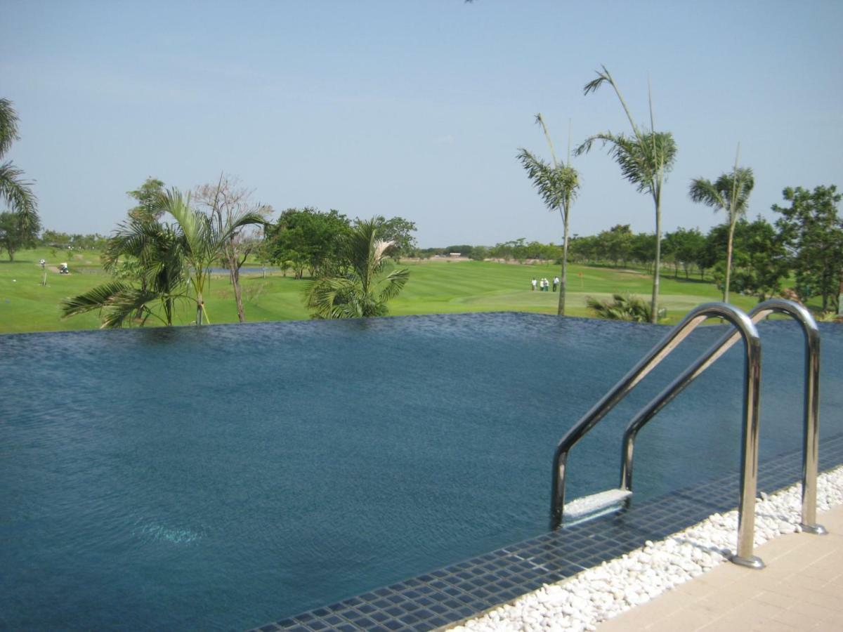 Uniland Golf & 4*