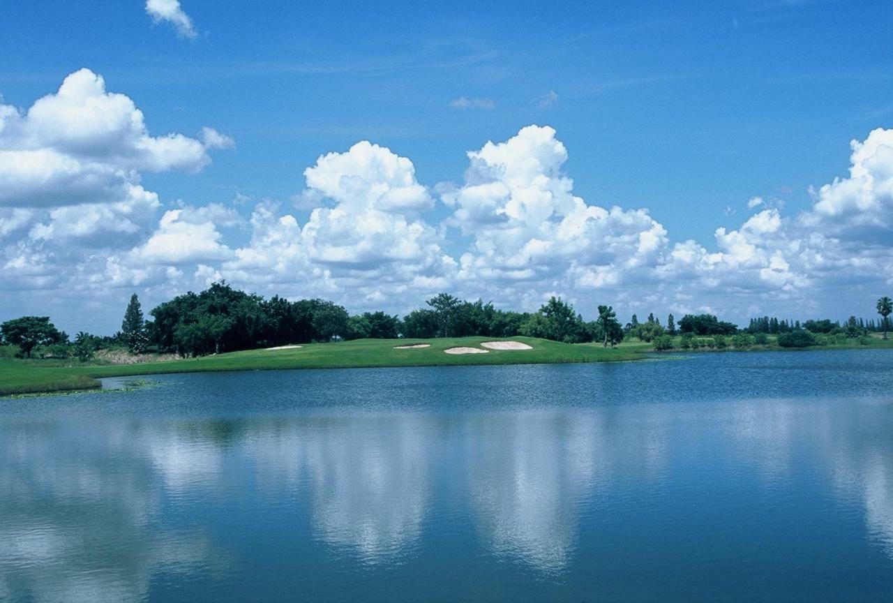 Hotel Uniland Golf & Nakhon Pathom