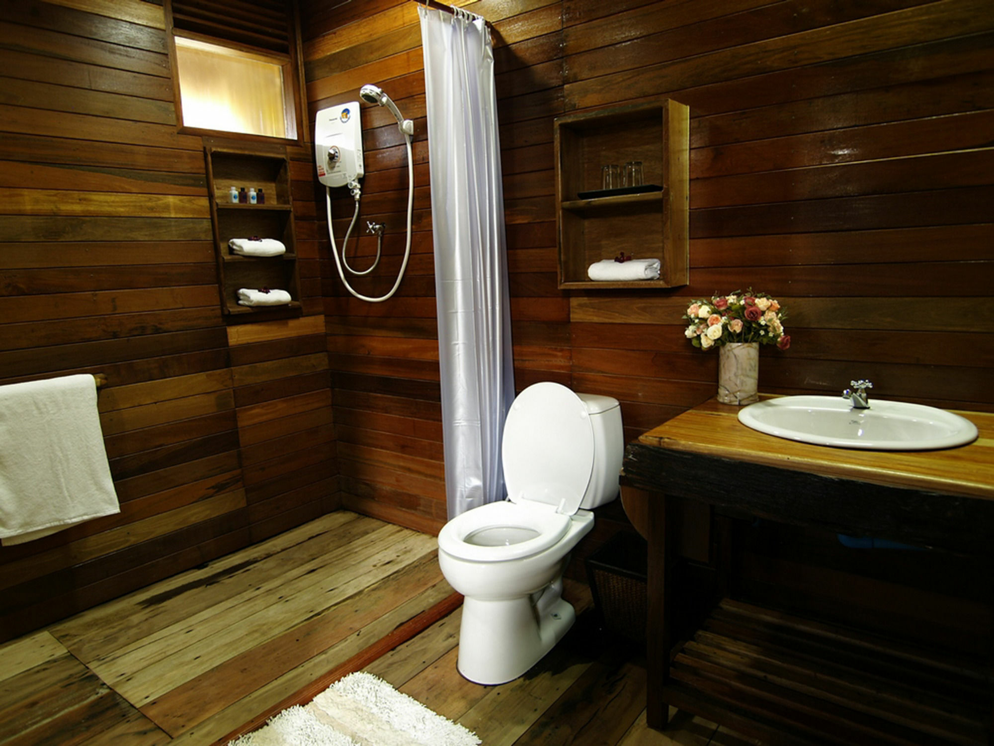 Boutique Raft Sai Yok