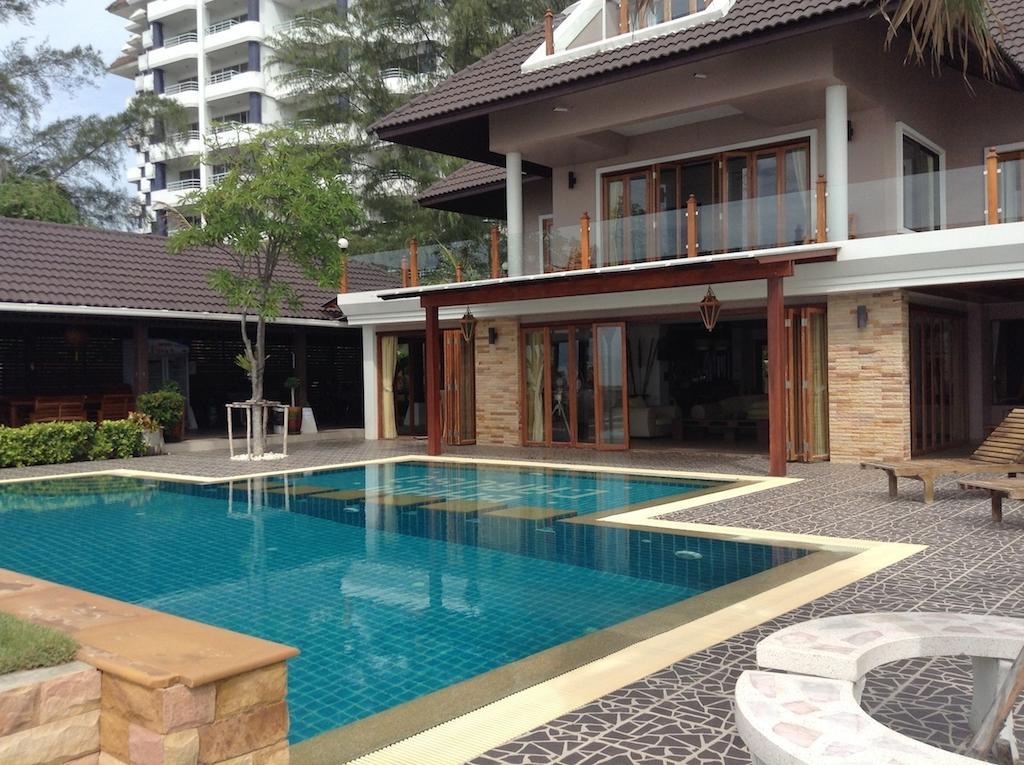 Baan Caruso Apartment *