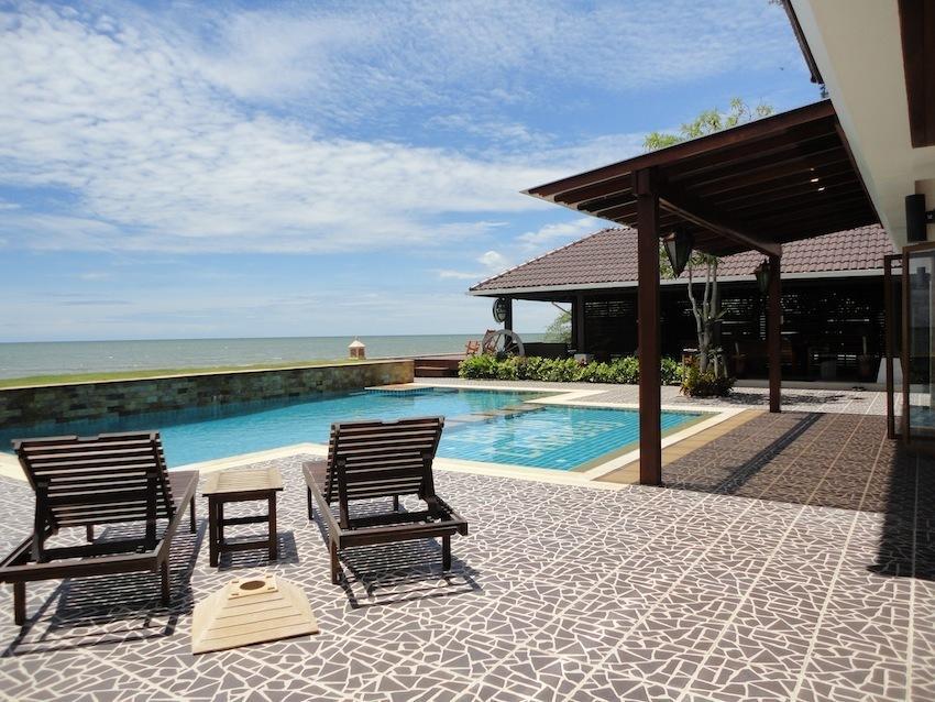 Baan Caruso Haad Chao Samran
