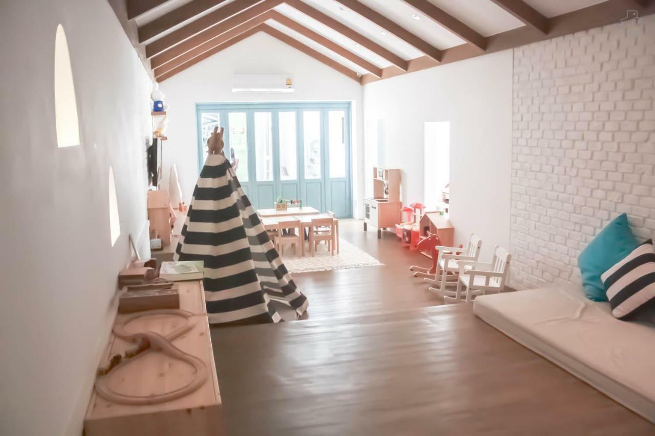 Santorini Park Resort