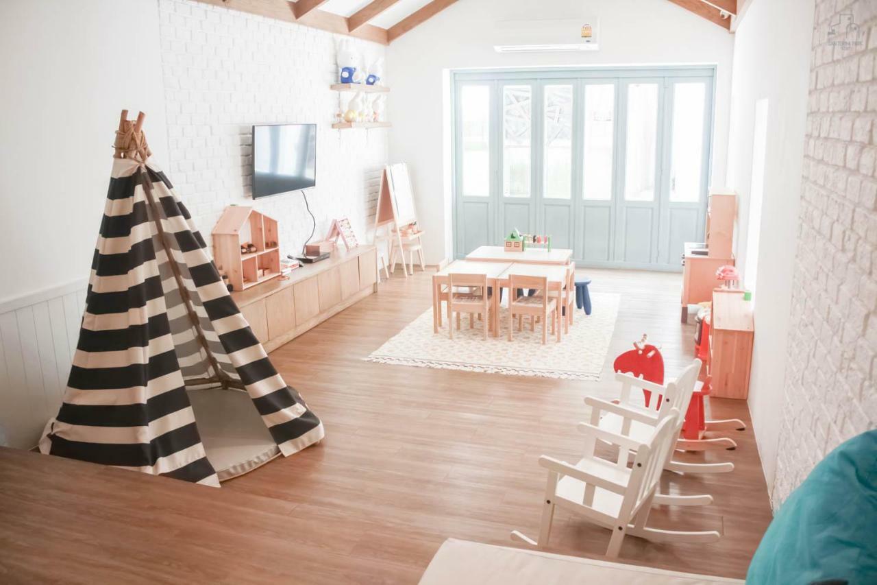 Santorini Park Resort